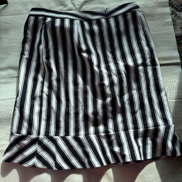 Ann Taylor Skirt Womens Sz 10 Pencil Straight Striped Black Work Career Fall - Picture 2 of 3